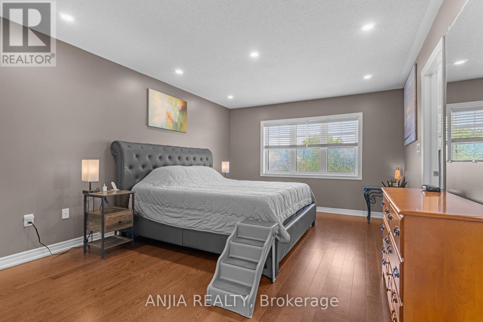 24 Morra Avenue, Caledon, Ontario  L7E 4K5 - Photo 10 - W13473880