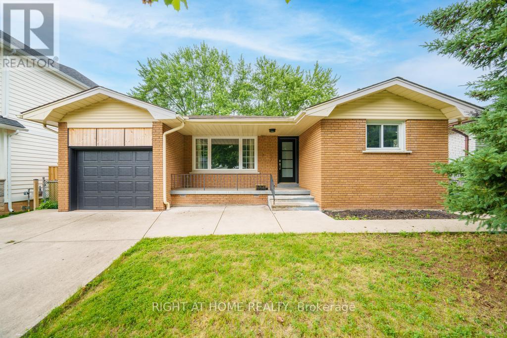 662 Montego Crescent, Burlington, Ontario  L7N 2Z1 - Photo 3 - W13474064