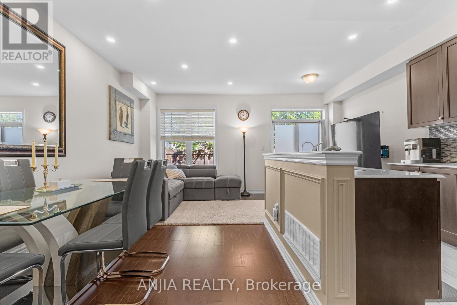 24 Morra Avenue, Caledon, Ontario  L7E 4K5 - Photo 6 - W13473880
