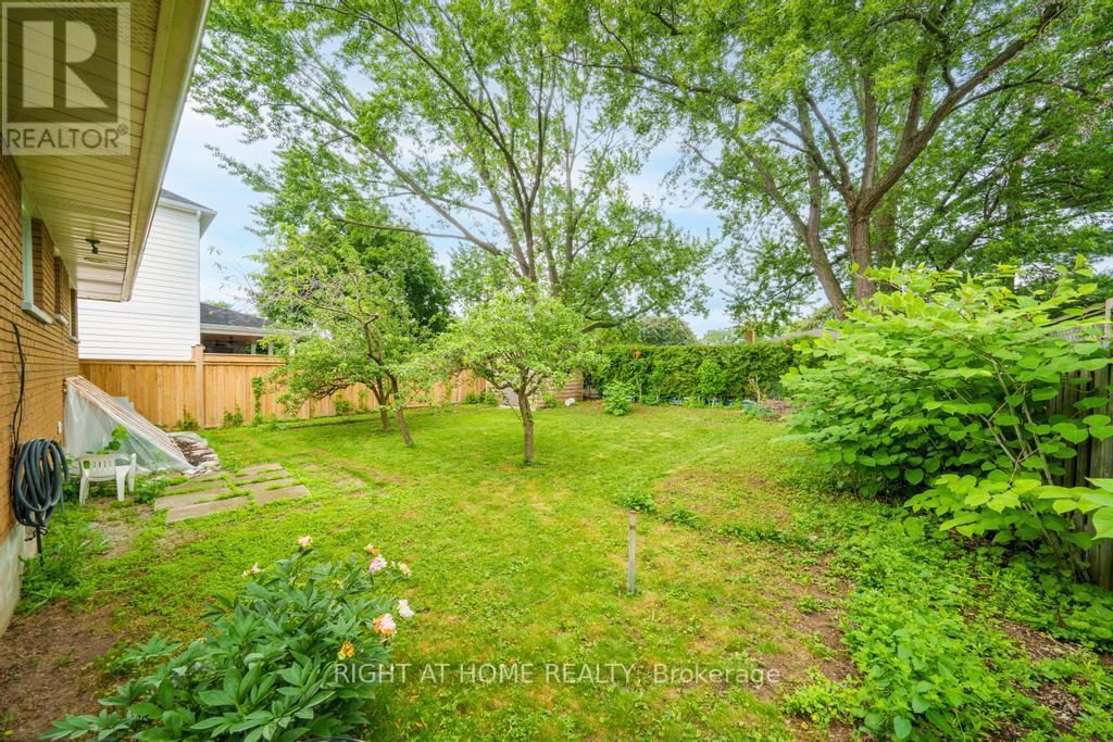 662 Montego Crescent, Burlington, Ontario  L7N 2Z1 - Photo 38 - W13474064