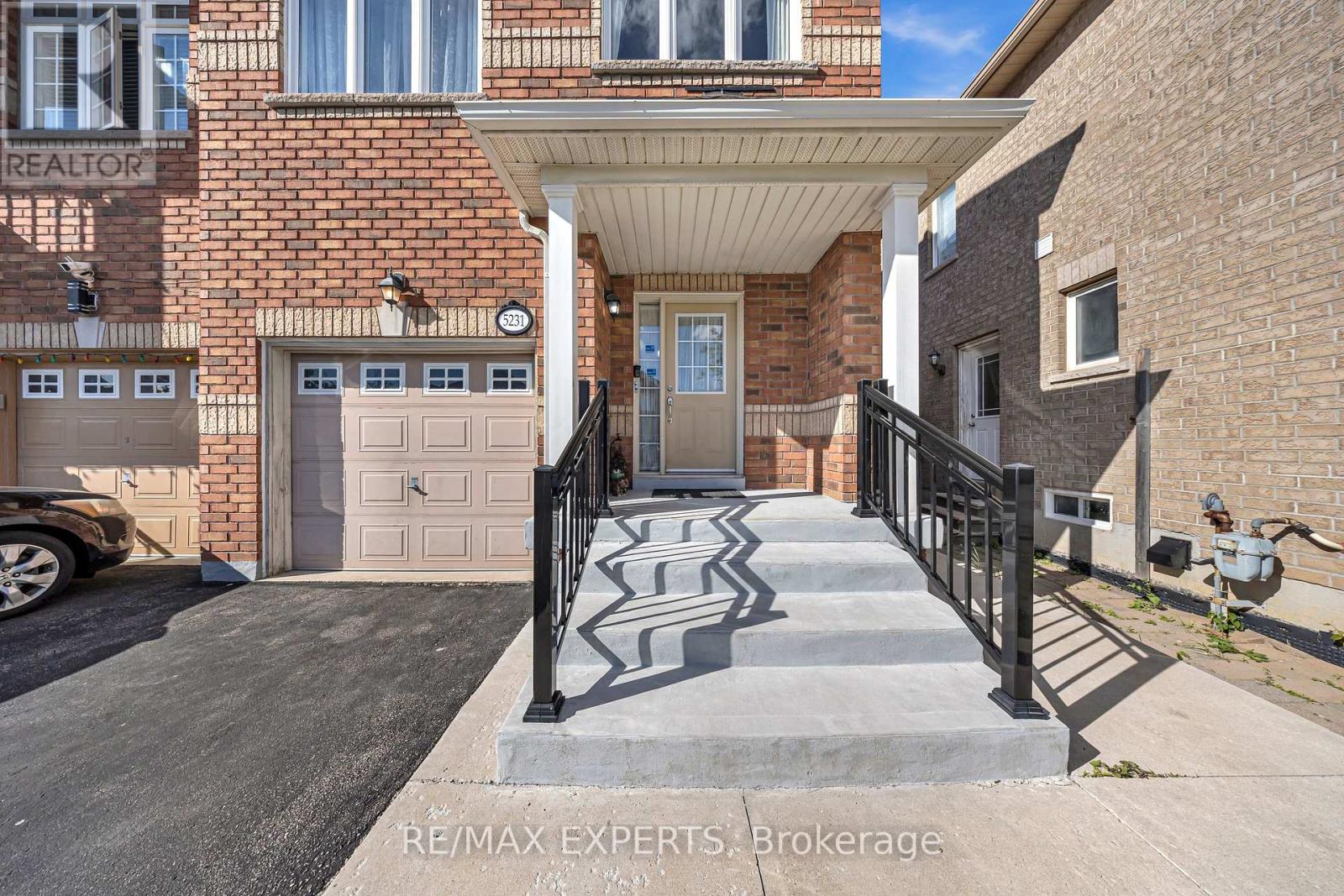 5231 Tresca Trail, Mississauga, Ontario  L5M 0C9 - Photo 5 - W13474090