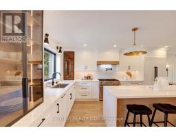 981 VALDESE DRIVE, Mississauga, Ontario
