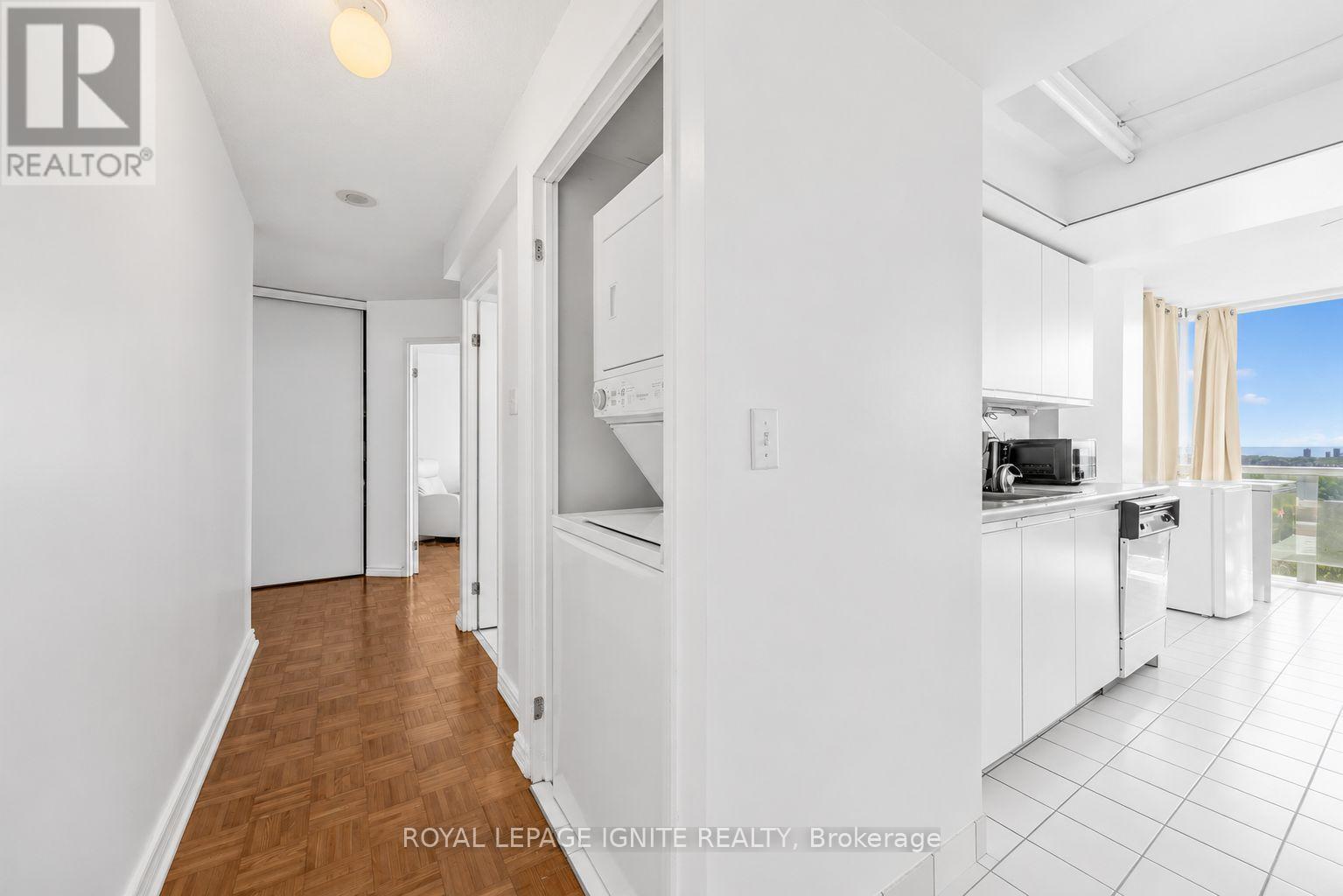 1708 - 350 Webb Drive, Mississauga, Ontario  L5B 3W4 - Photo 5 - W13474006