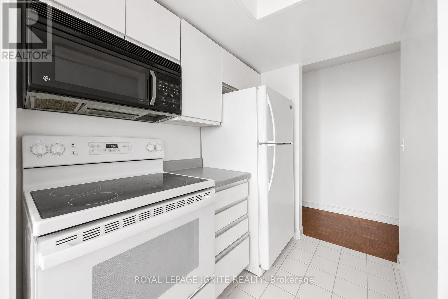 1708 - 350 Webb Drive, Mississauga, Ontario  L5B 3W4 - Photo 12 - W13474006