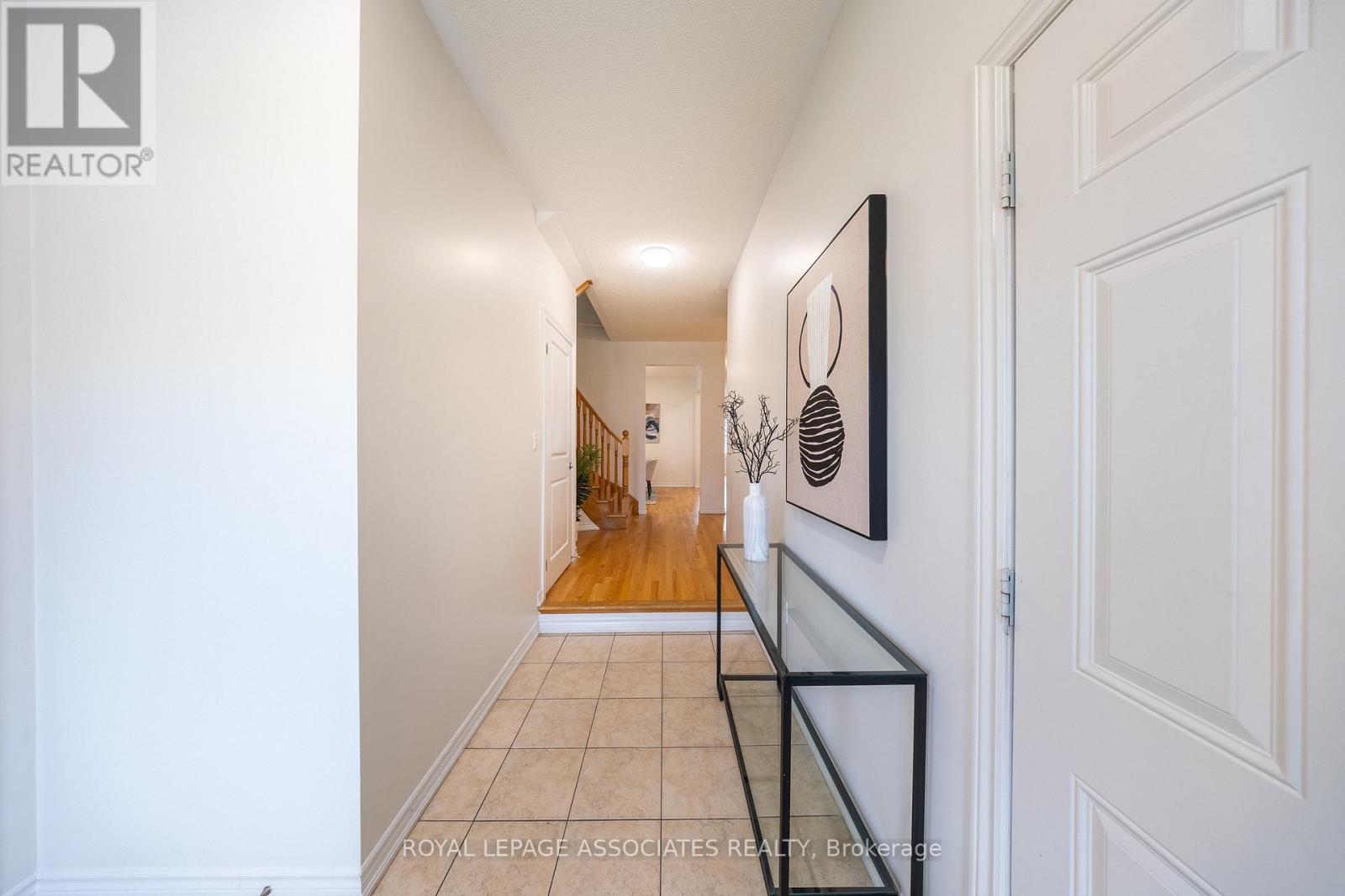 80 Thornbush Boulevard, Brampton, Ontario L7A 4K1 - Photo 4 - W13474346