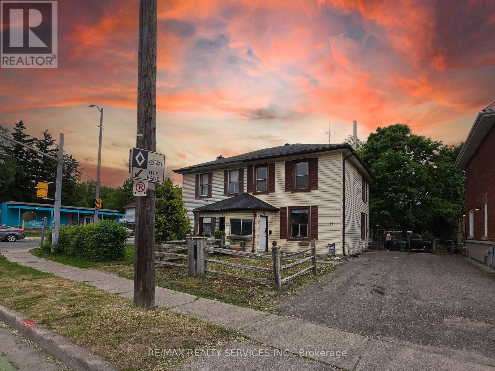 93 CHURCH STREET E, Brampton, Ontario