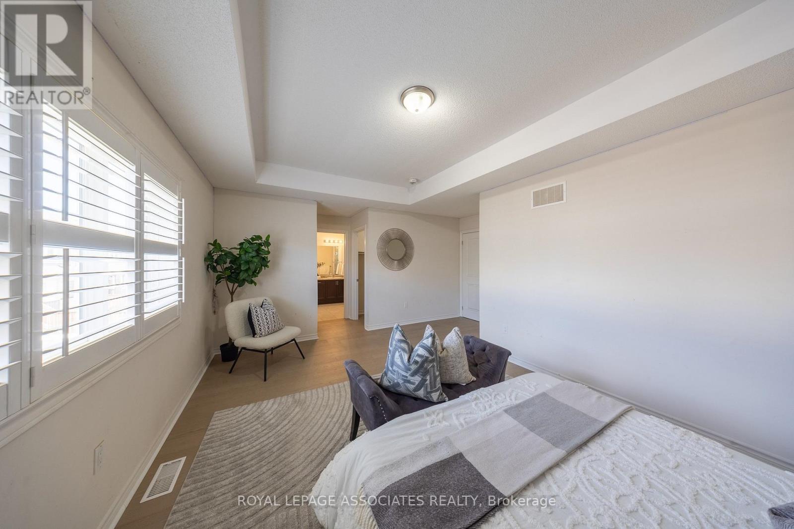 80 Thornbush Boulevard, Brampton, Ontario L7A 4K1 - Photo 32 - W13474346