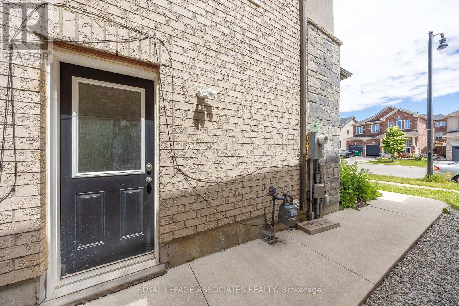 80 Thornbush Boulevard, Brampton, Ontario L7A 4K1 - Photo 44 - W13474346