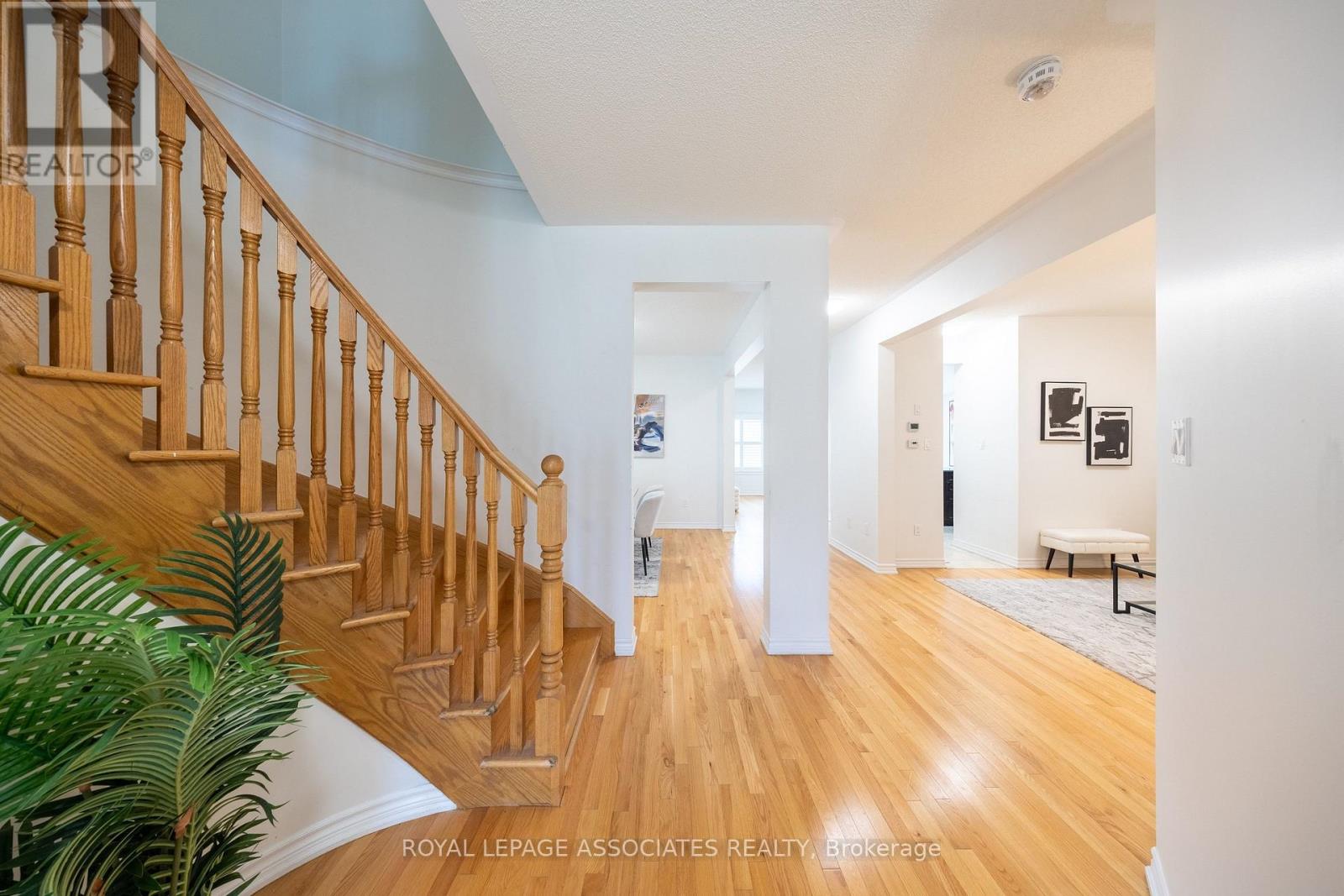 80 Thornbush Boulevard, Brampton, Ontario L7A 4K1 - Photo 5 - W13474346