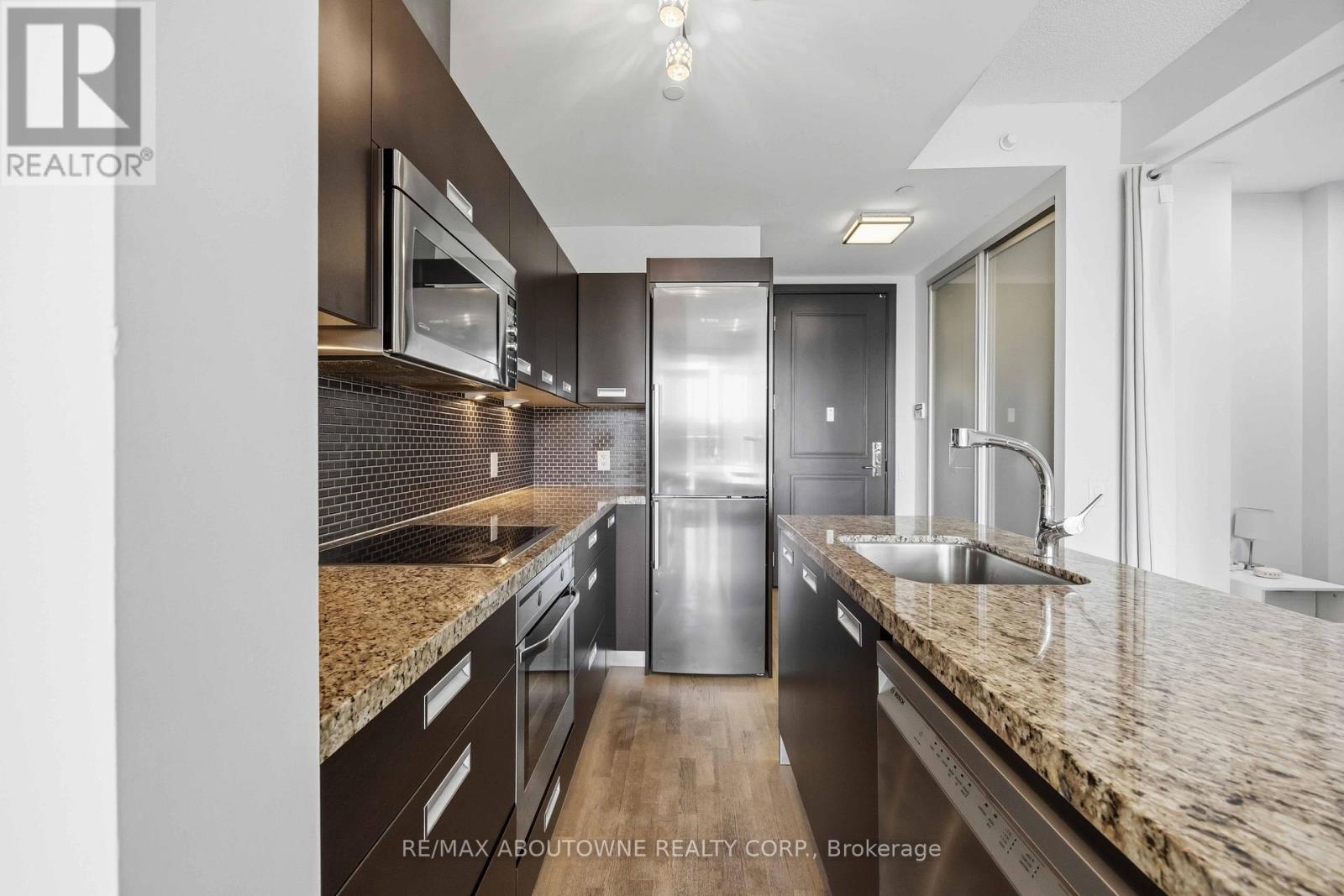 303 - 88 Park Lawn Road, Toronto, Ontario M8Y 0B5 - Photo 4 - W13474104