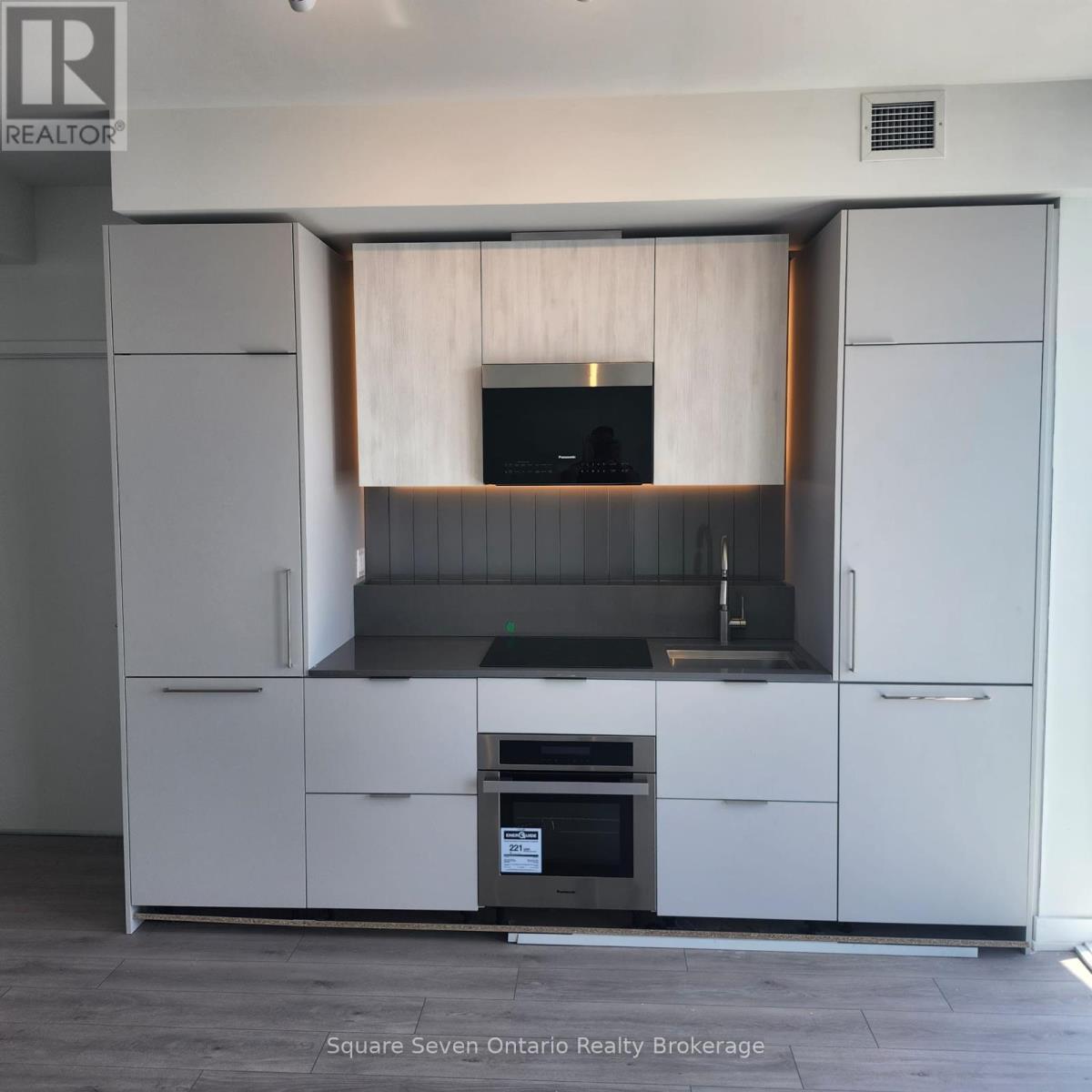 3002 - 1 Fairview Road, Mississauga, Ontario  L5A 4C6 - Photo 4 - W13474382
