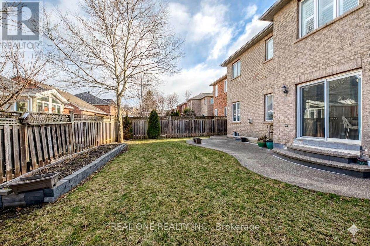 2511 Felhaber Crescent, Oakville, Ontario  L6H 7R8 - Photo 49 - W13474378
