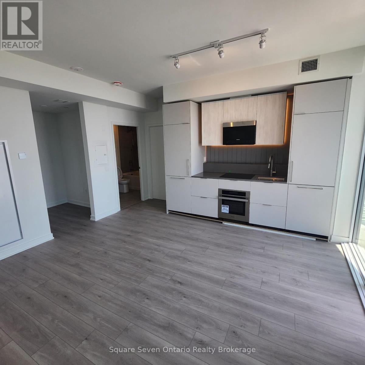 3002 - 1 Fairview Road, Mississauga, Ontario  L5A 4C6 - Photo 3 - W13474382