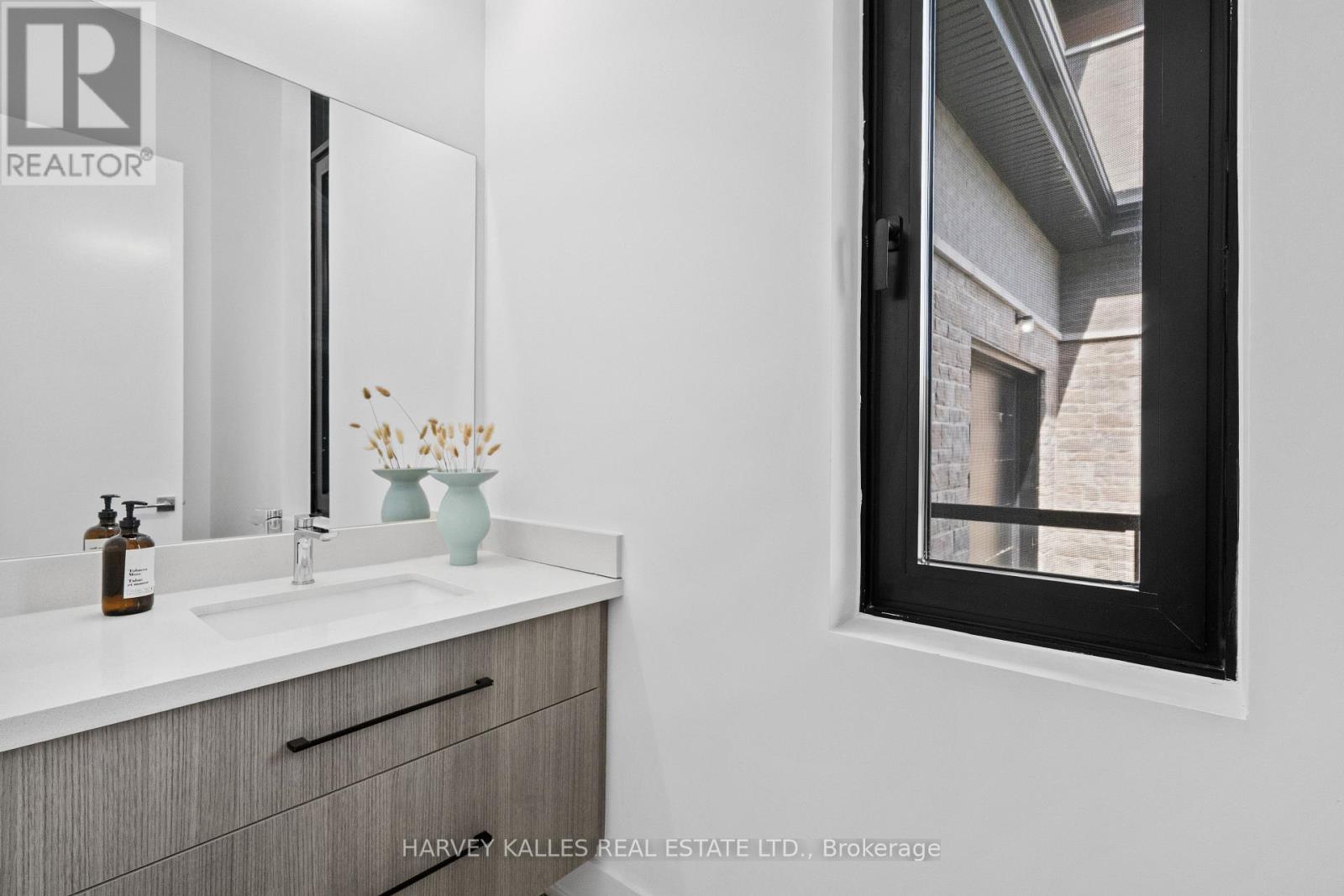 2 Sugarbush Court, Halton Hills, Ontario  L7G 4S7 - Photo 25 - W13474164