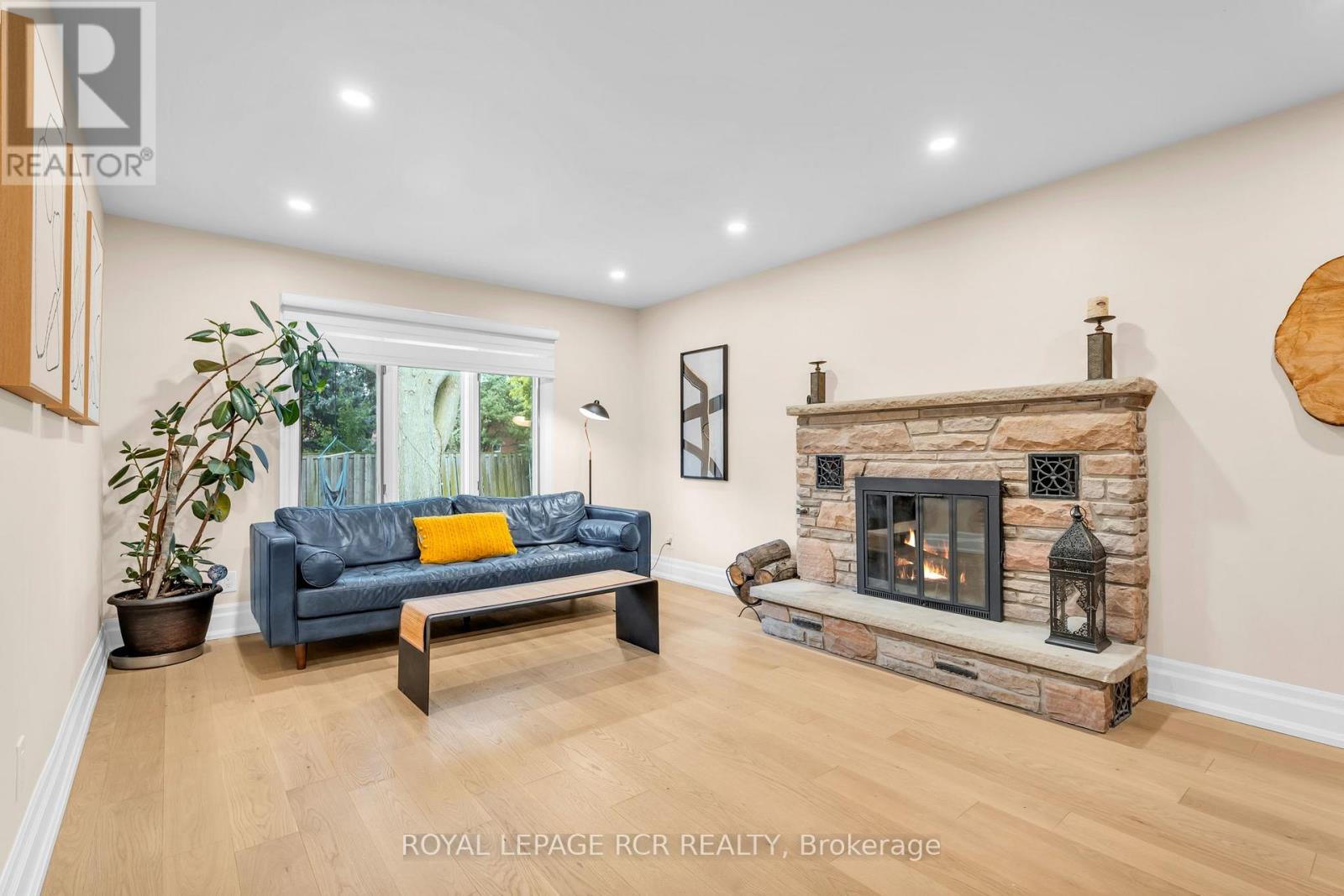 755 Cameron Court, Mississauga, Ontario  L5C 3B8 - Photo 13 - W13474208
