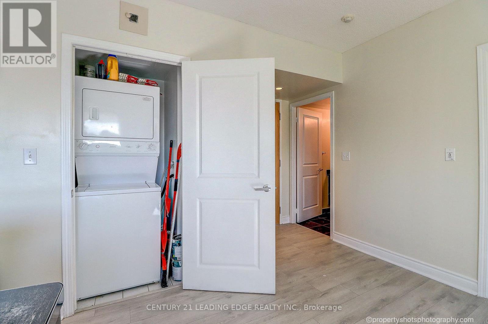 303 - 1900 Lakeshore Boulevard, Toronto, Ontario M6S 1A4 - Photo 9 - W13474246