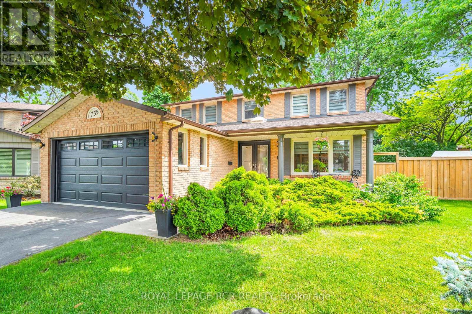 755 Cameron Court, Mississauga, Ontario  L5C 3B8 - Photo 3 - W13474208
