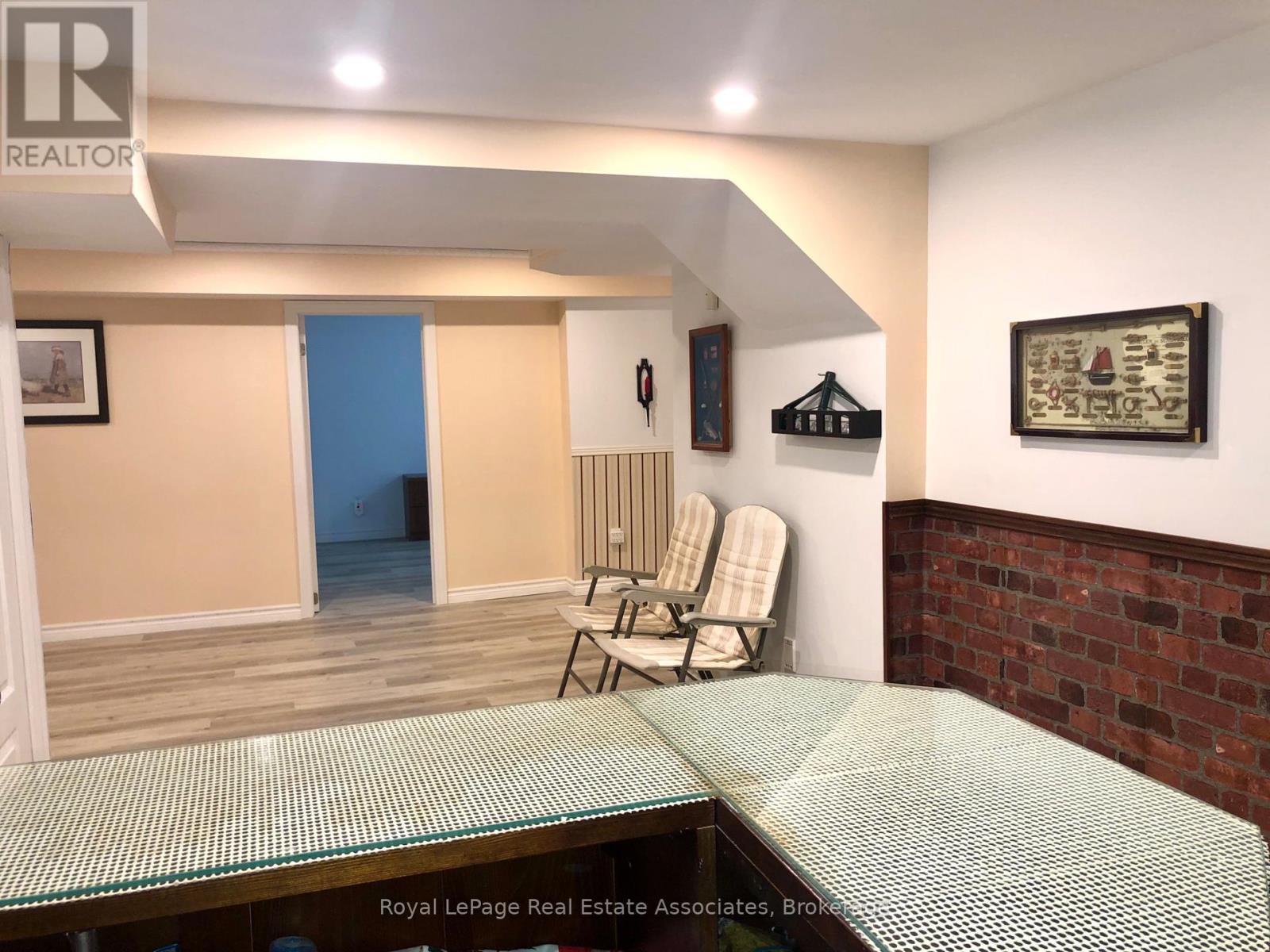 Basement Apartment - 889 Bancroft Drive W, Mississauga, Ontario L5V 1X7 - Photo 15 - W13474226