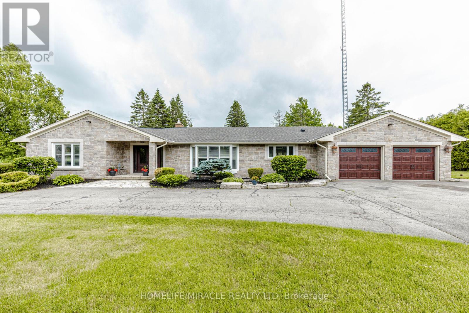 11948 Dublin Line, Halton Hills, Ontario L7J 2M1 - Photo 2 - W13474542