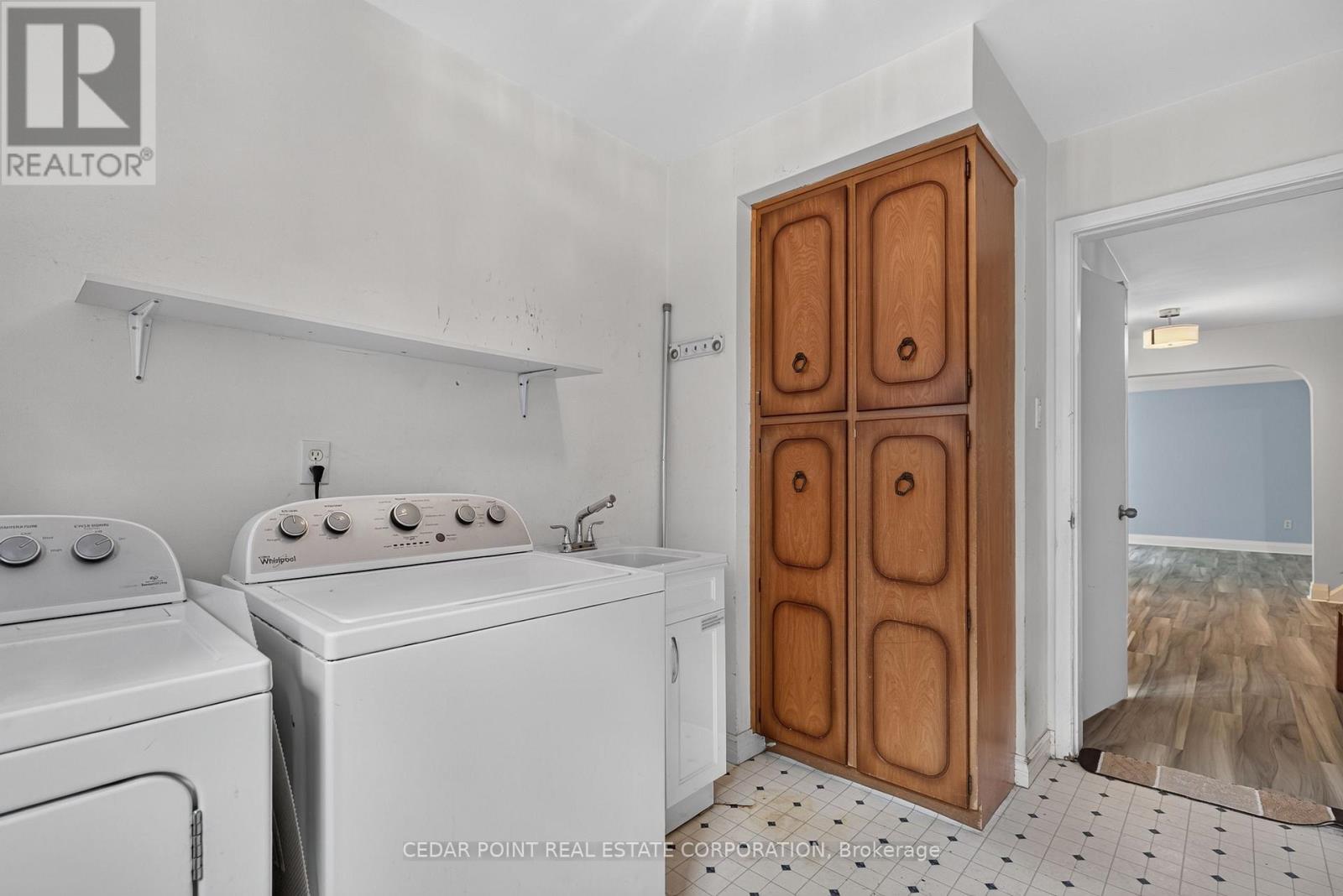 1096 Fair Birch Drive, Mississauga, Ontario L5H 1M3 - Photo 22 - W13474250