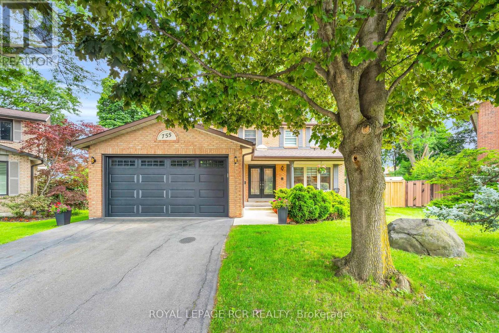 755 Cameron Court, Mississauga, Ontario  L5C 3B8 - Photo 2 - W13474208