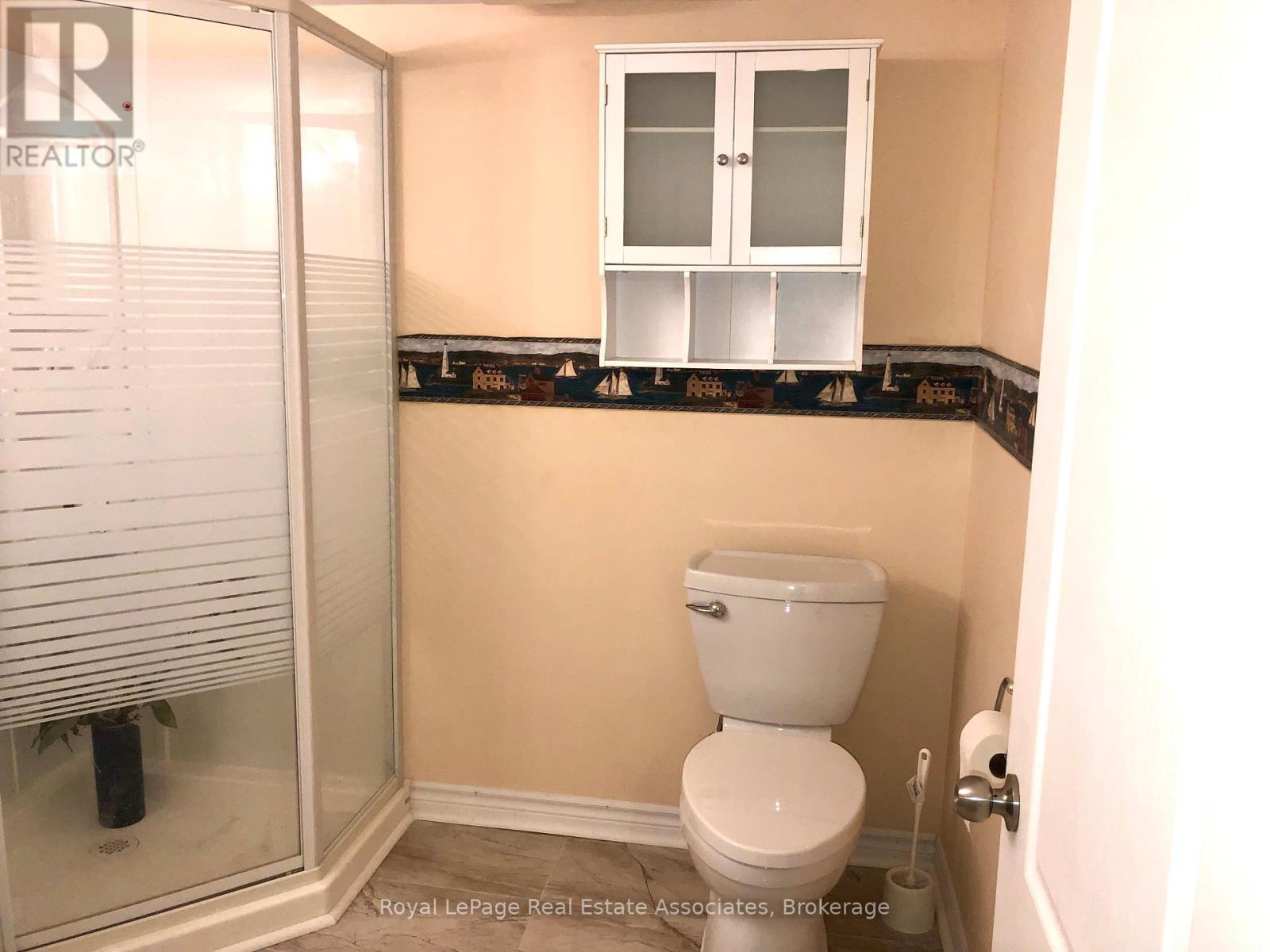 Basement Apartment - 889 Bancroft Drive W, Mississauga, Ontario L5V 1X7 - Photo 8 - W13474226