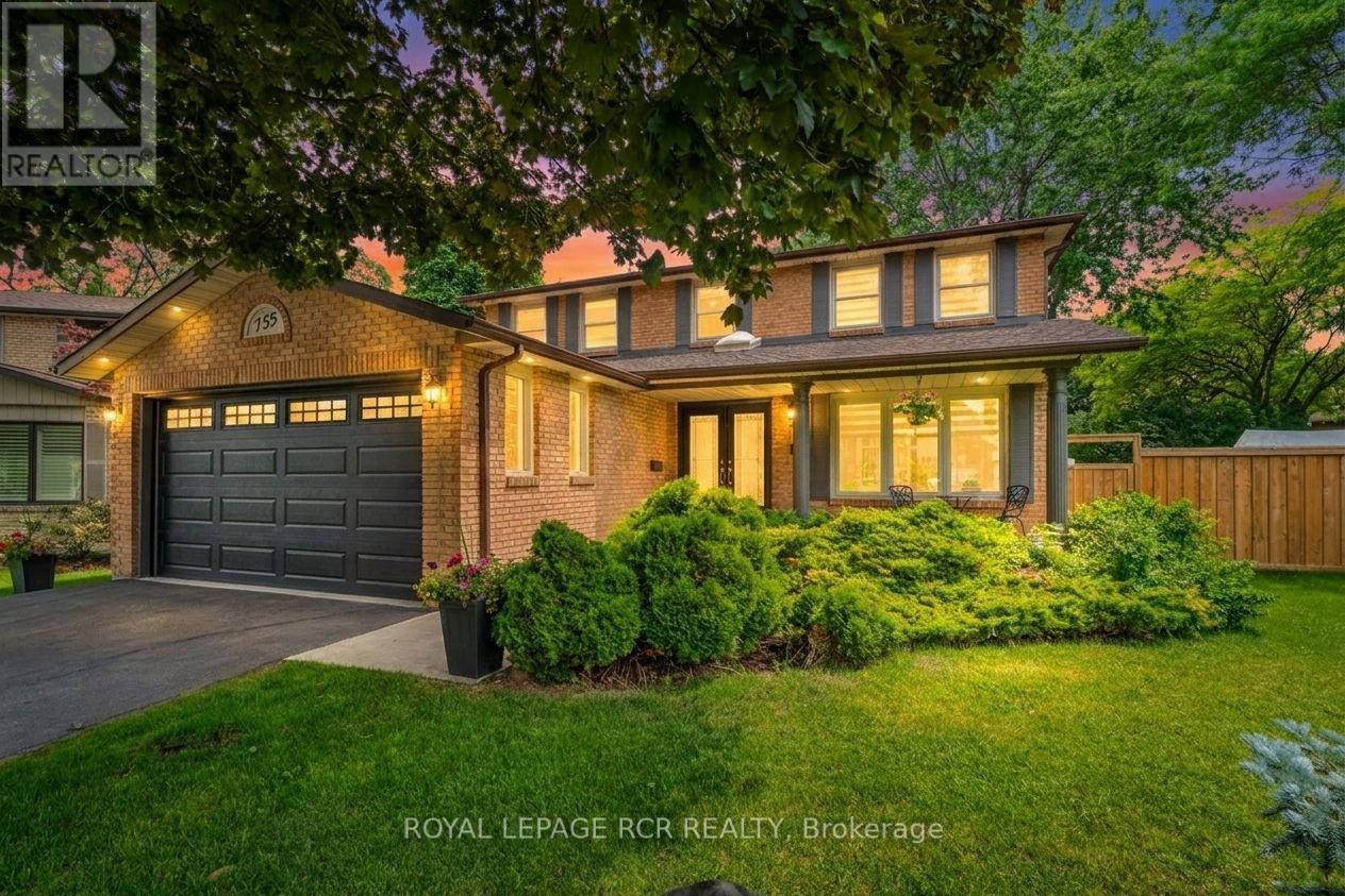 755 Cameron Court, Mississauga, Ontario  L5C 3B8 - Photo 4 - W13474208
