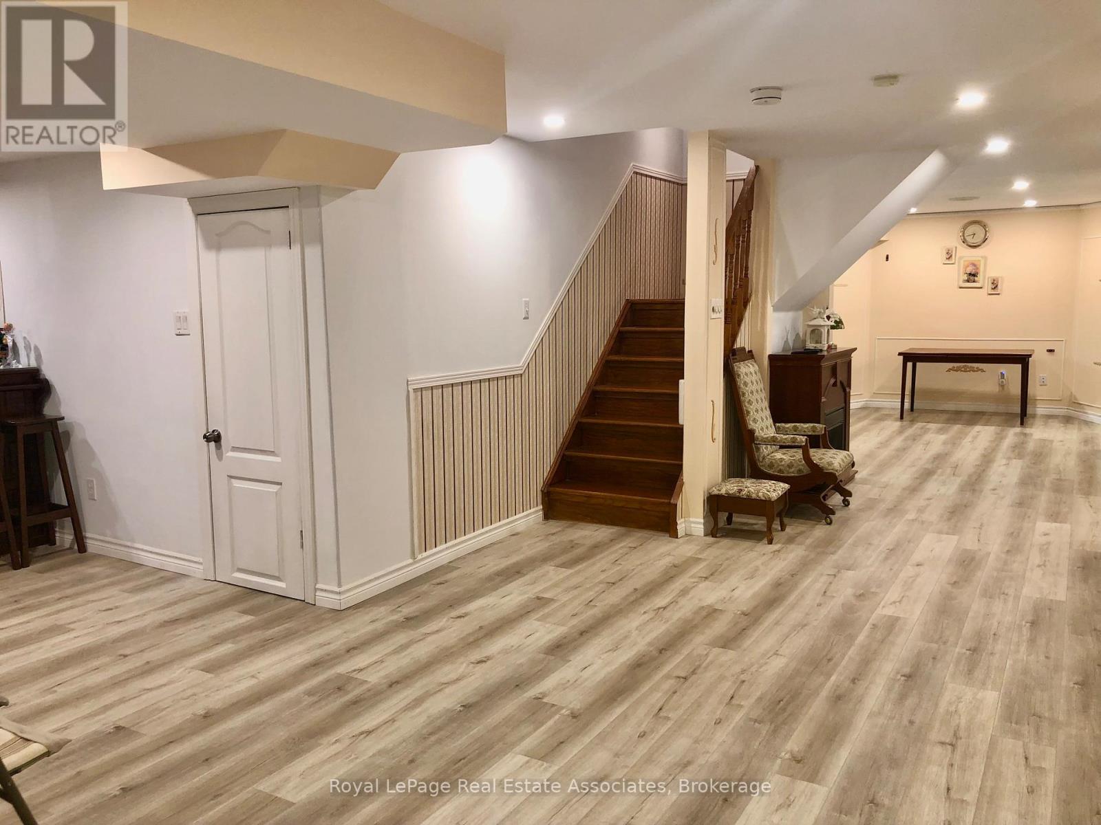 Basement Apartment - 889 Bancroft Drive W, Mississauga, Ontario L5V 1X7 - Photo 16 - W13474226
