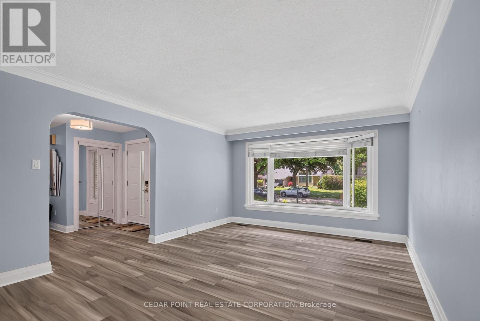 1096 Fair Birch Drive, Mississauga, Ontario L5H 1M3 - Photo 9 - W13474250