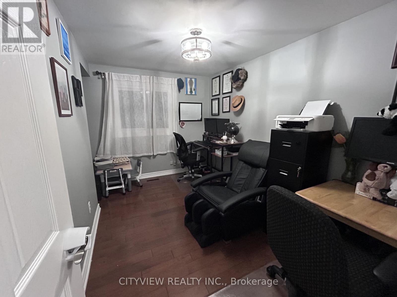 7025 Hickling Crescent, Mississauga, Ontario L5N 5A6 - Photo 11 - W13474338