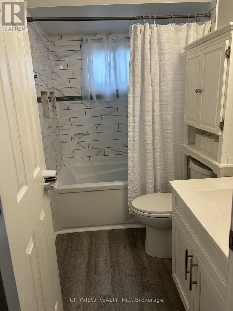 7025 Hickling Crescent, Mississauga, Ontario L5N 5A6 - Photo 14 - W13474338