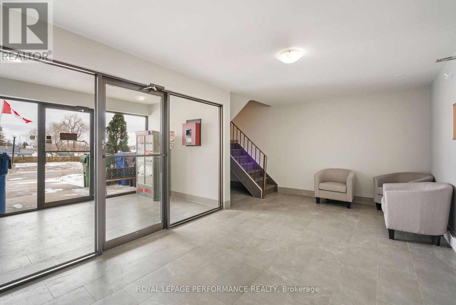 209 - 220 Kenyon Street W, North Glengarry, Ontario K0C 1A0 - Photo 2 - X12747368