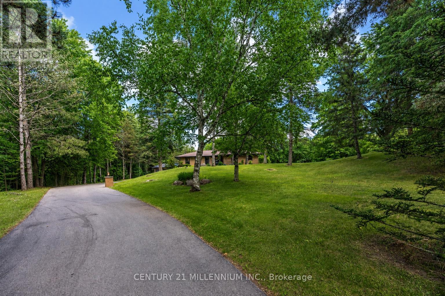 44 Gibson Lake Drive, Caledon, Ontario  L7E 4B2 - Photo 2 - W13474782