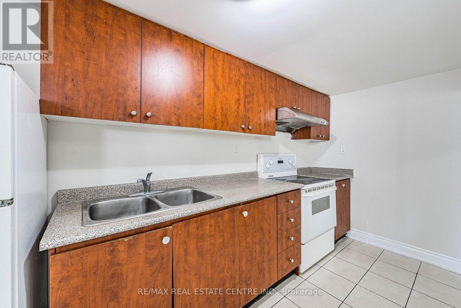 (Basement) - 2 Milner Road, Brampton, Ontario L6W 3A5 - Photo 15 - W13474820