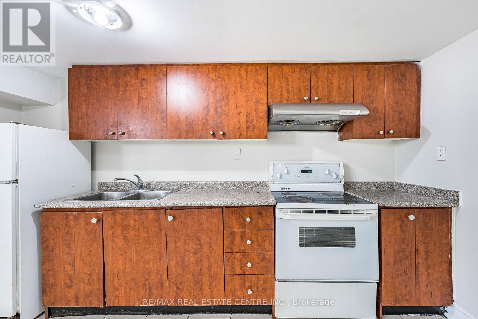 (Basement) - 2 Milner Road, Brampton, Ontario L6W 3A5 - Photo 17 - W13474820