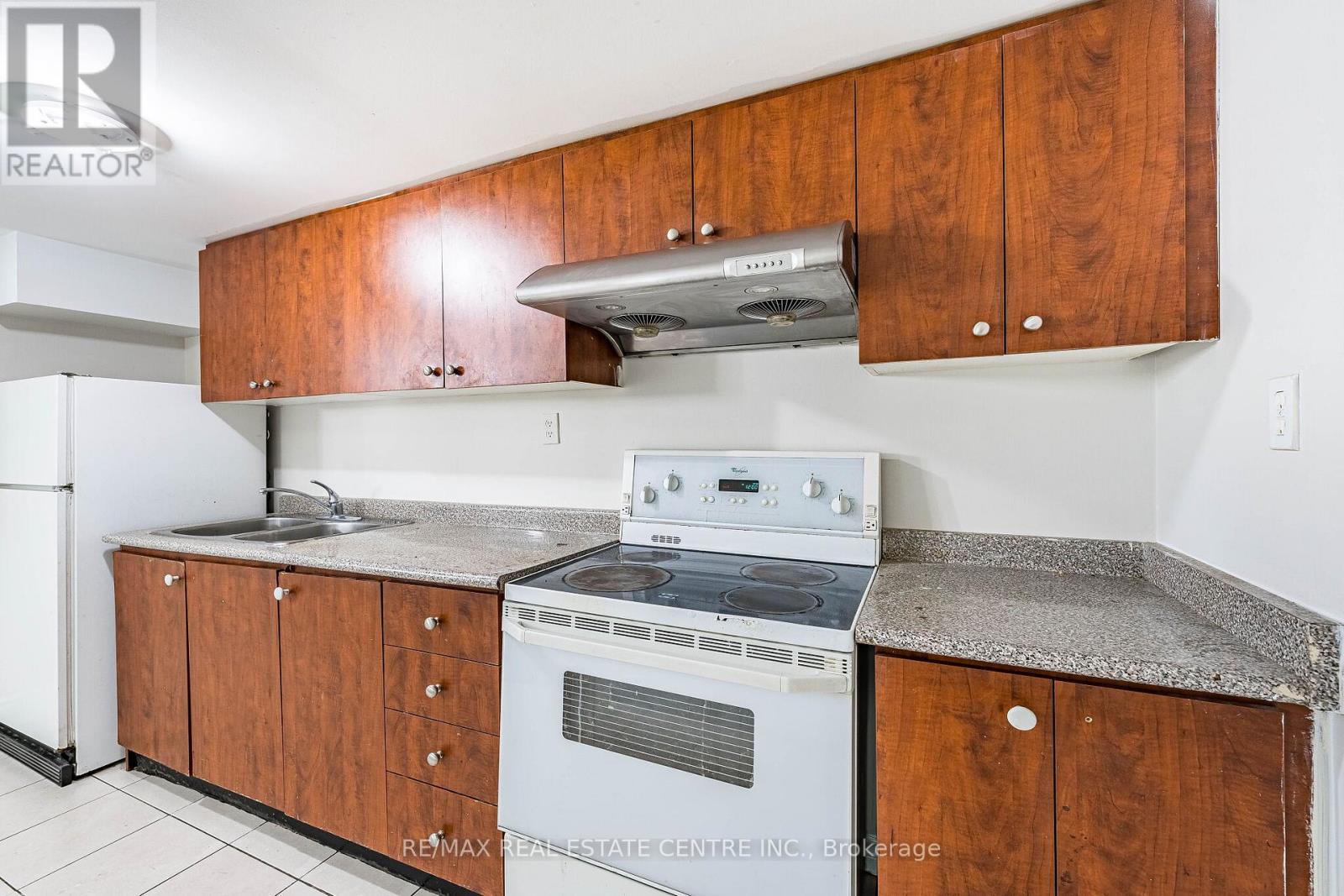 (Basement) - 2 Milner Road, Brampton, Ontario L6W 3A5 - Photo 16 - W13474820