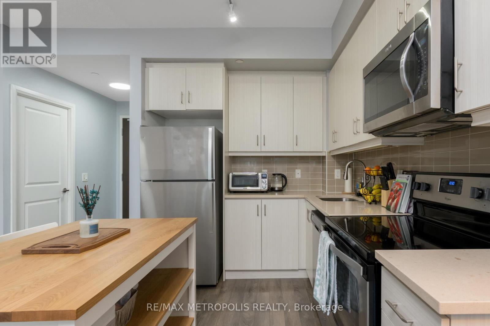 503 - 15 Zorra Street, Toronto, Ontario  M8Z 0C1 - Photo 7 - W13474876