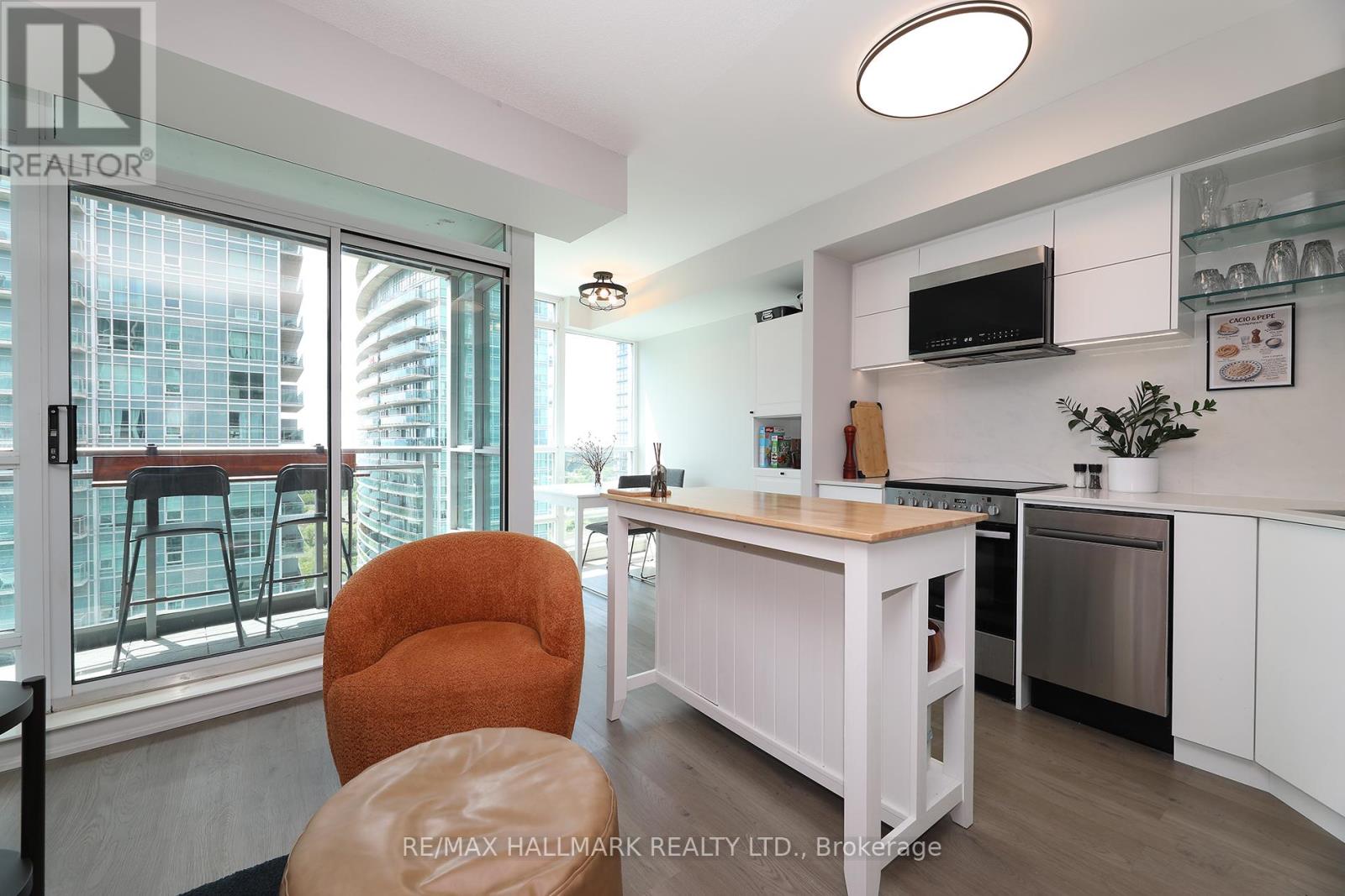 1810 - 185 Legion Road N, Toronto, Ontario  M8Y 0A1 - Photo 14 - W13474912