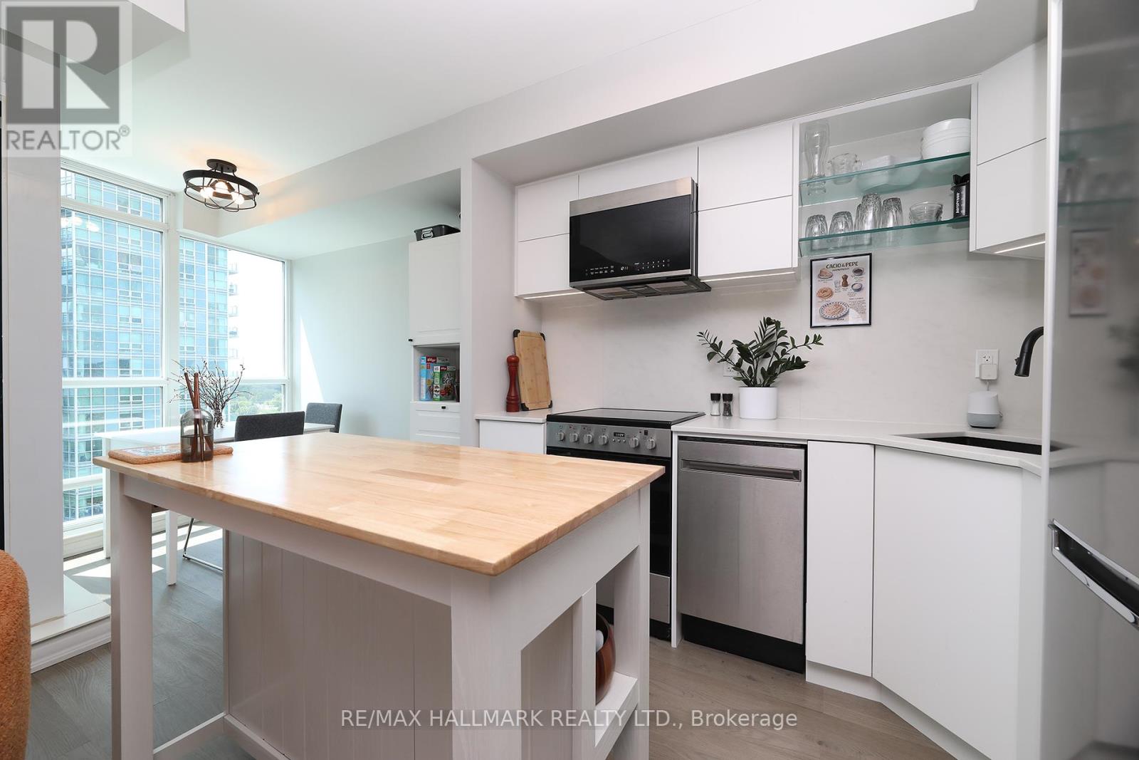1810 - 185 Legion Road N, Toronto, Ontario  M8Y 0A1 - Photo 15 - W13474912