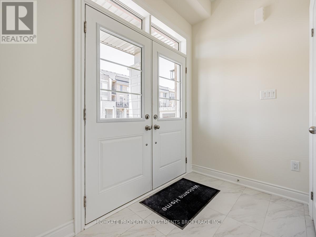 71 Donald Ficht Crescent, Brampton, Ontario  L7A 5H6 - Photo 4 - W13475062