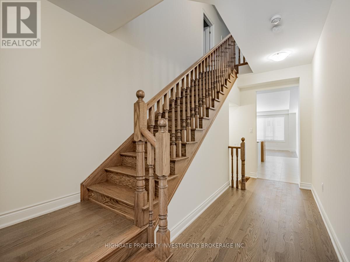 71 Donald Ficht Crescent, Brampton, Ontario  L7A 5H6 - Photo 5 - W13475062