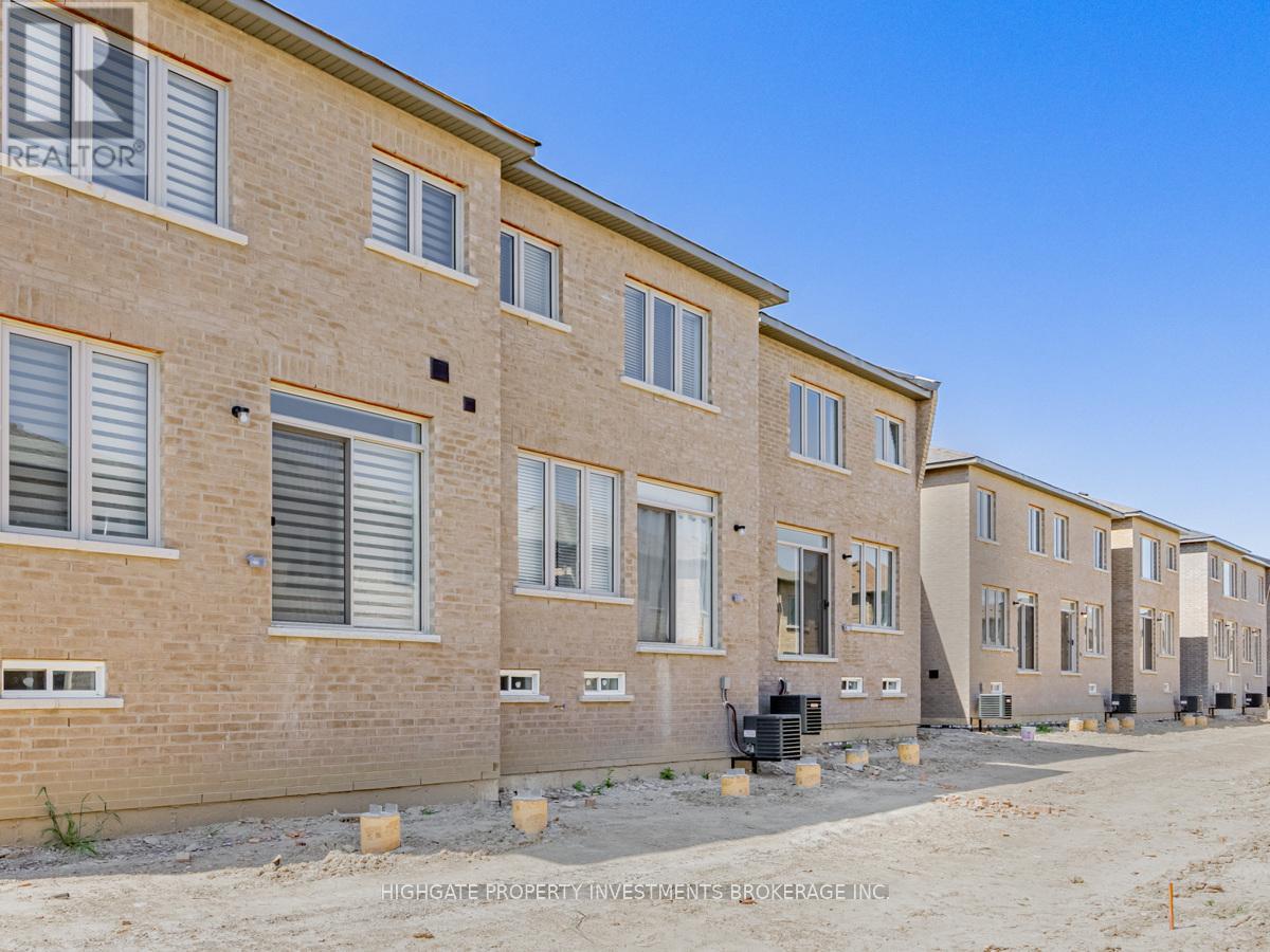 71 Donald Ficht Crescent, Brampton, Ontario  L7A 5H6 - Photo 34 - W13475062