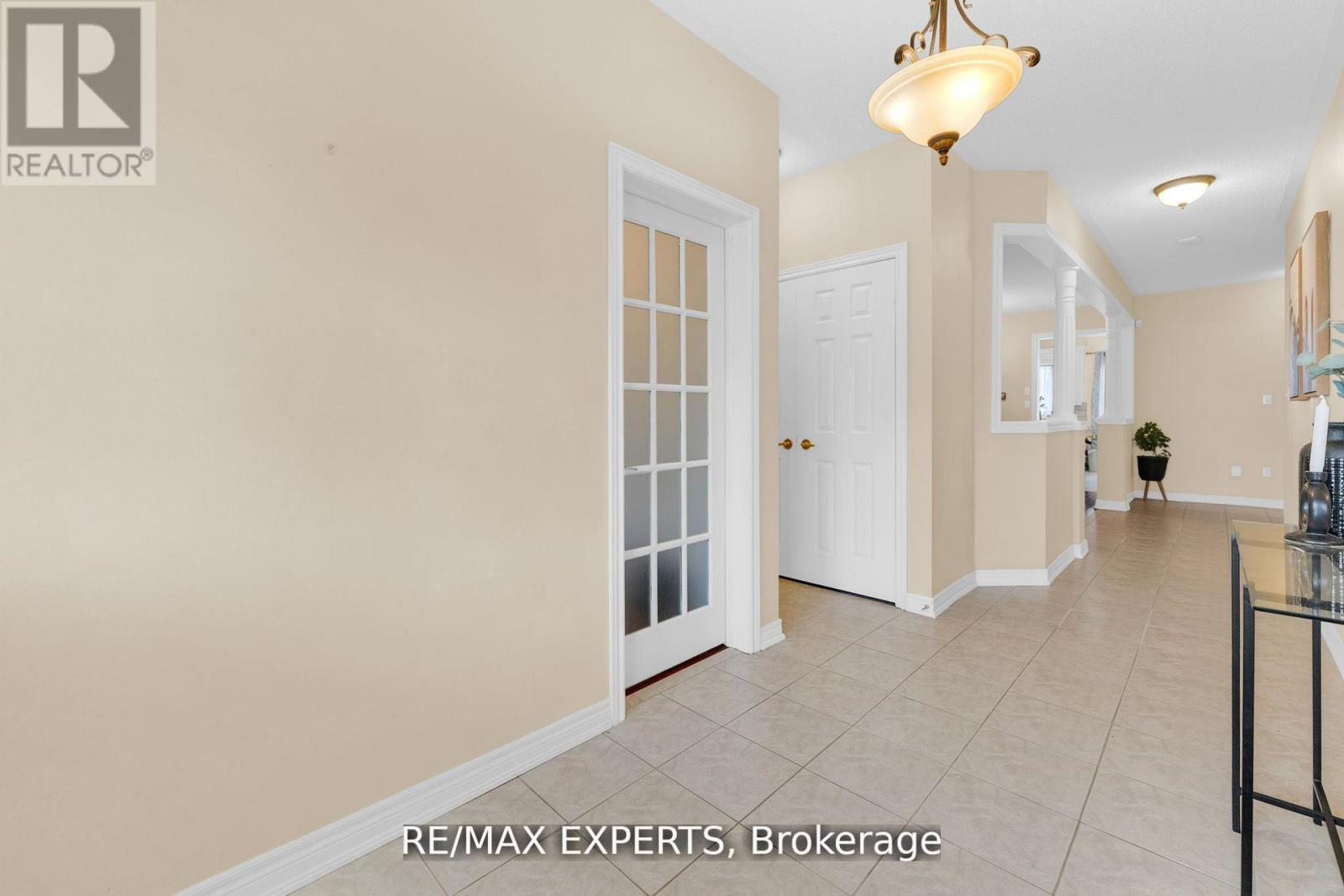 13 Villagewood Street, Brampton, Ontario  L6P 2C3 - Photo 5 - W13475150