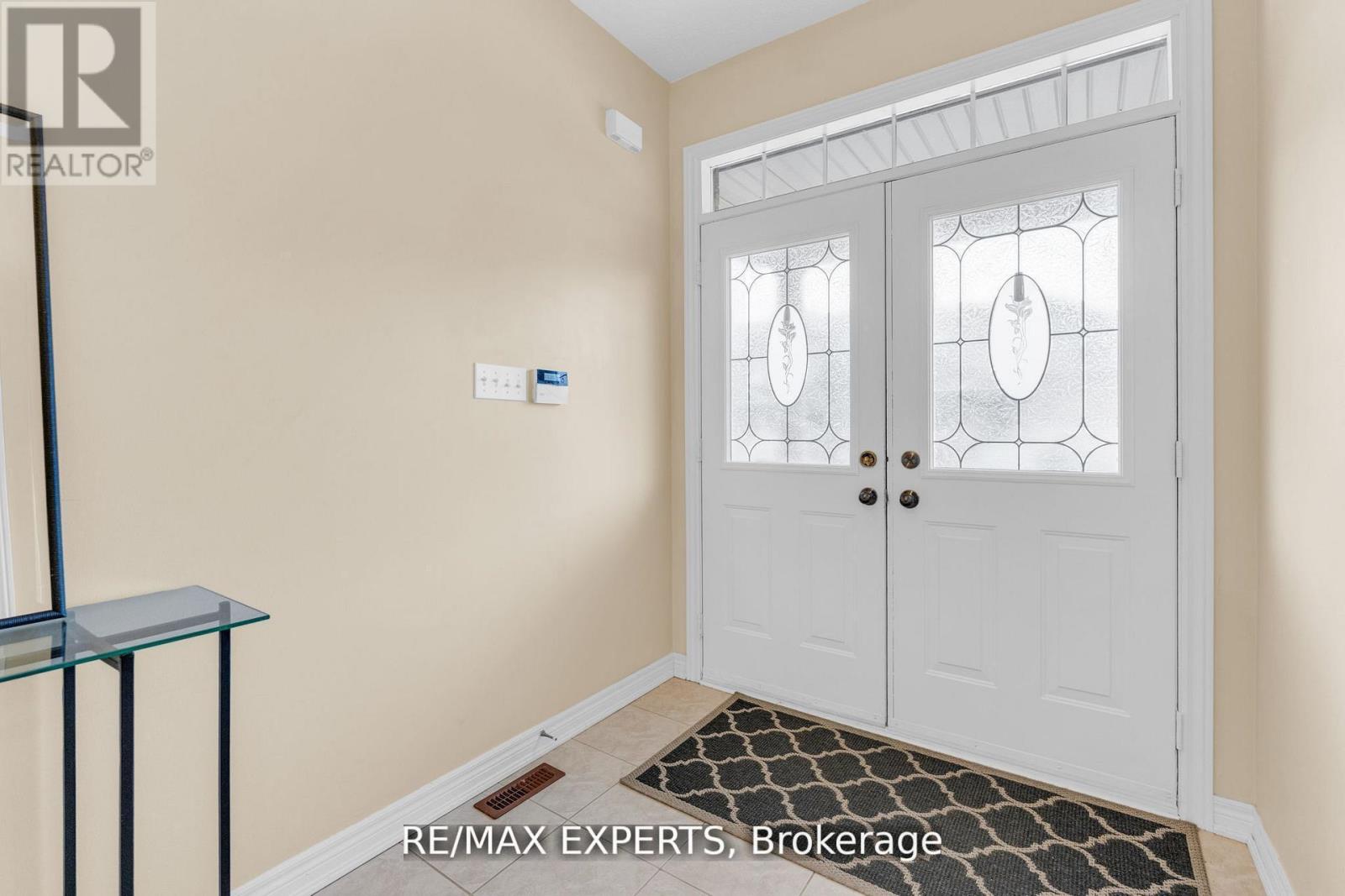13 Villagewood Street, Brampton, Ontario  L6P 2C3 - Photo 4 - W13475150