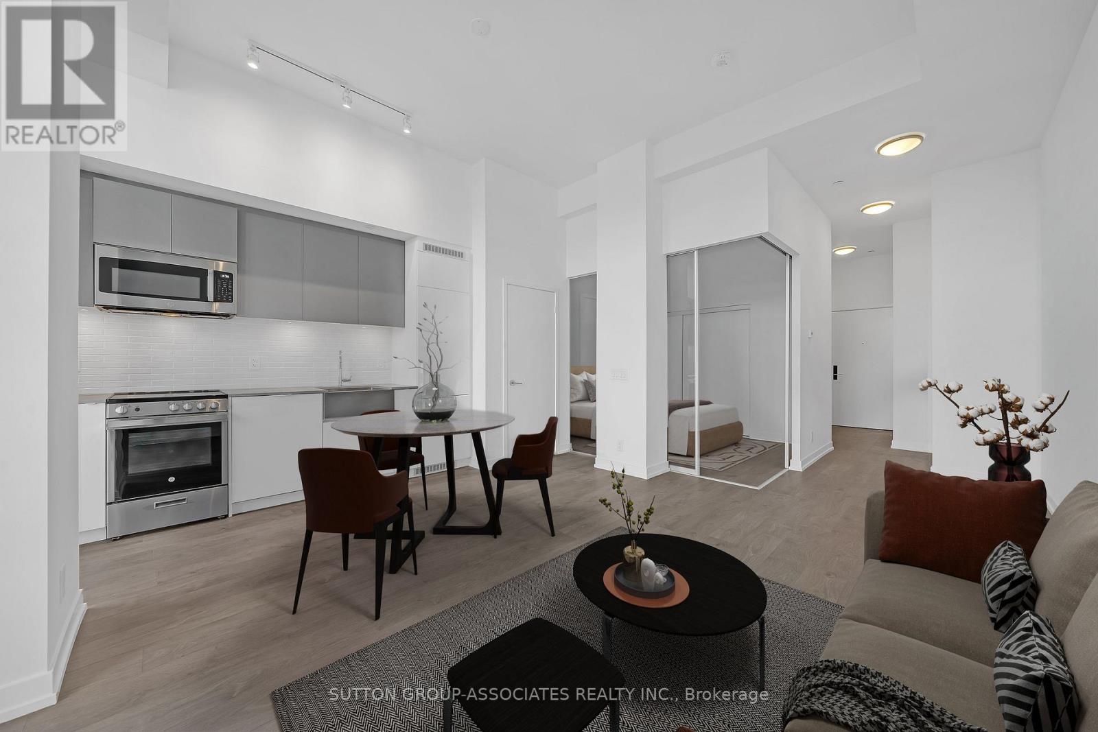 213 - 270 Dufferin Street, Toronto, Ontario  M6K 0H8 - Photo 2 - W13475184