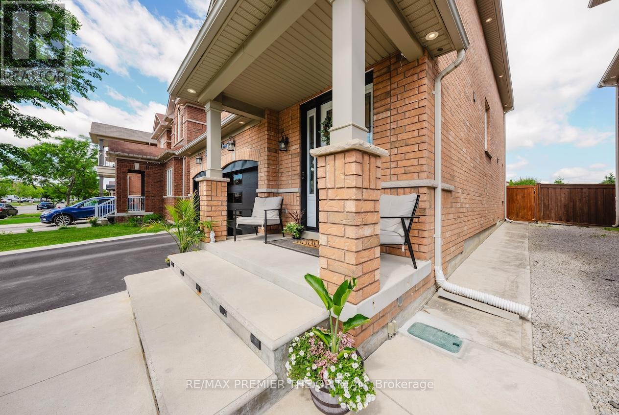 34 Hybrid Street, Brampton, Ontario  L7A 0N2 - Photo 4 - W13475242