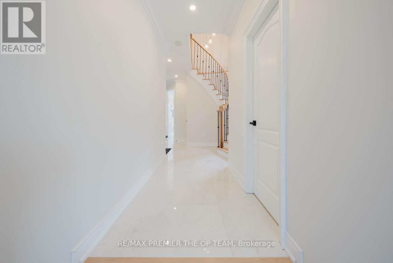 34 Hybrid Street, Brampton, Ontario  L7A 0N2 - Photo 7 - W13475242
