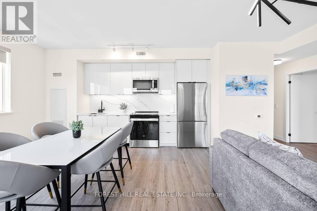 709 - 2300 St Clair Avenue W, Toronto, Ontario  M6N 0B3 - Photo 3 - W13475284