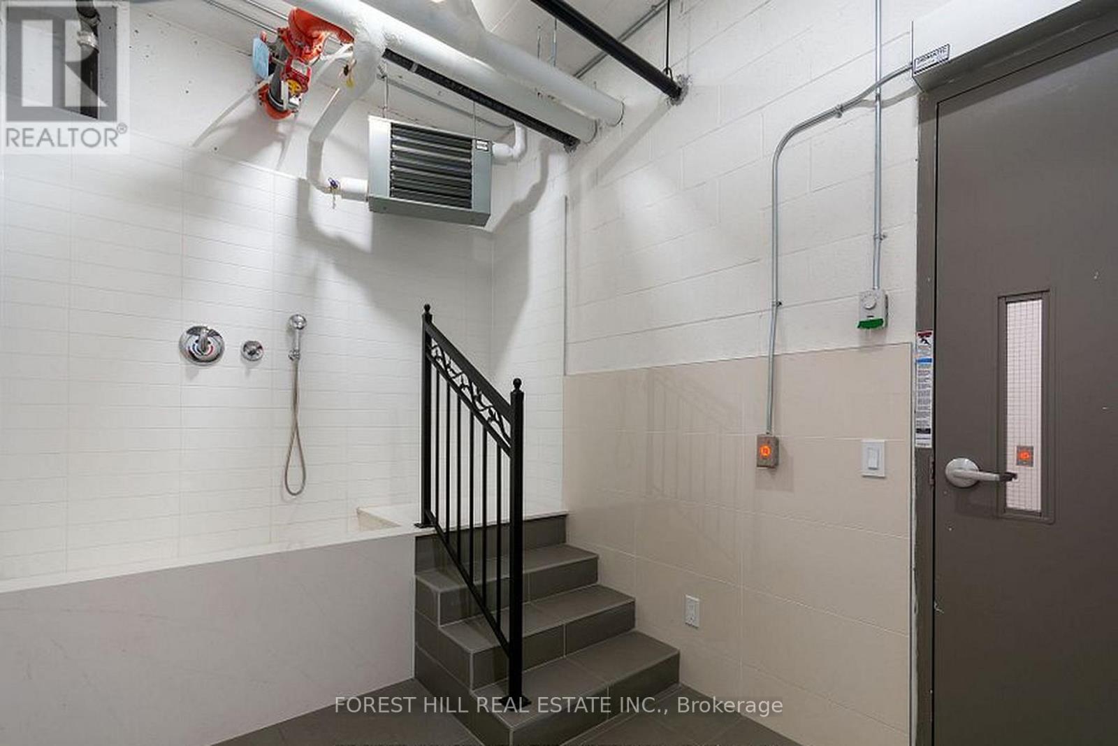709 - 2300 St Clair Avenue W, Toronto, Ontario  M6N 0B3 - Photo 30 - W13475284