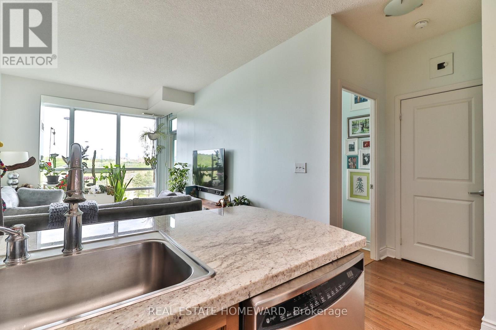 608 - 1900 Lake Shore Boulevard W, Toronto, Ontario  M6S 1A4 - Photo 17 - W13475352